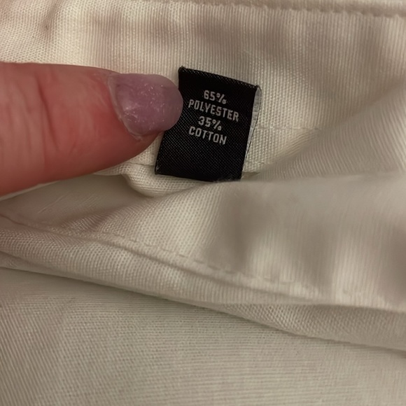 Used White Van Heusen The Aviator Women’s shirt size 8 button down. 2 available - Picture 8 of 8